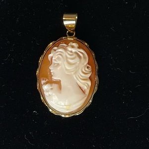 14KT Vintage Cameo Pendant